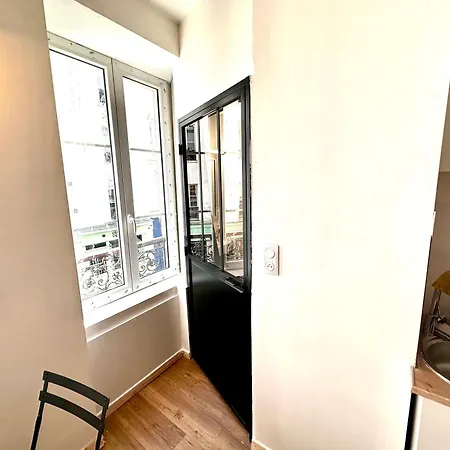 Sunny In The Heart Of 11eme Apartment *