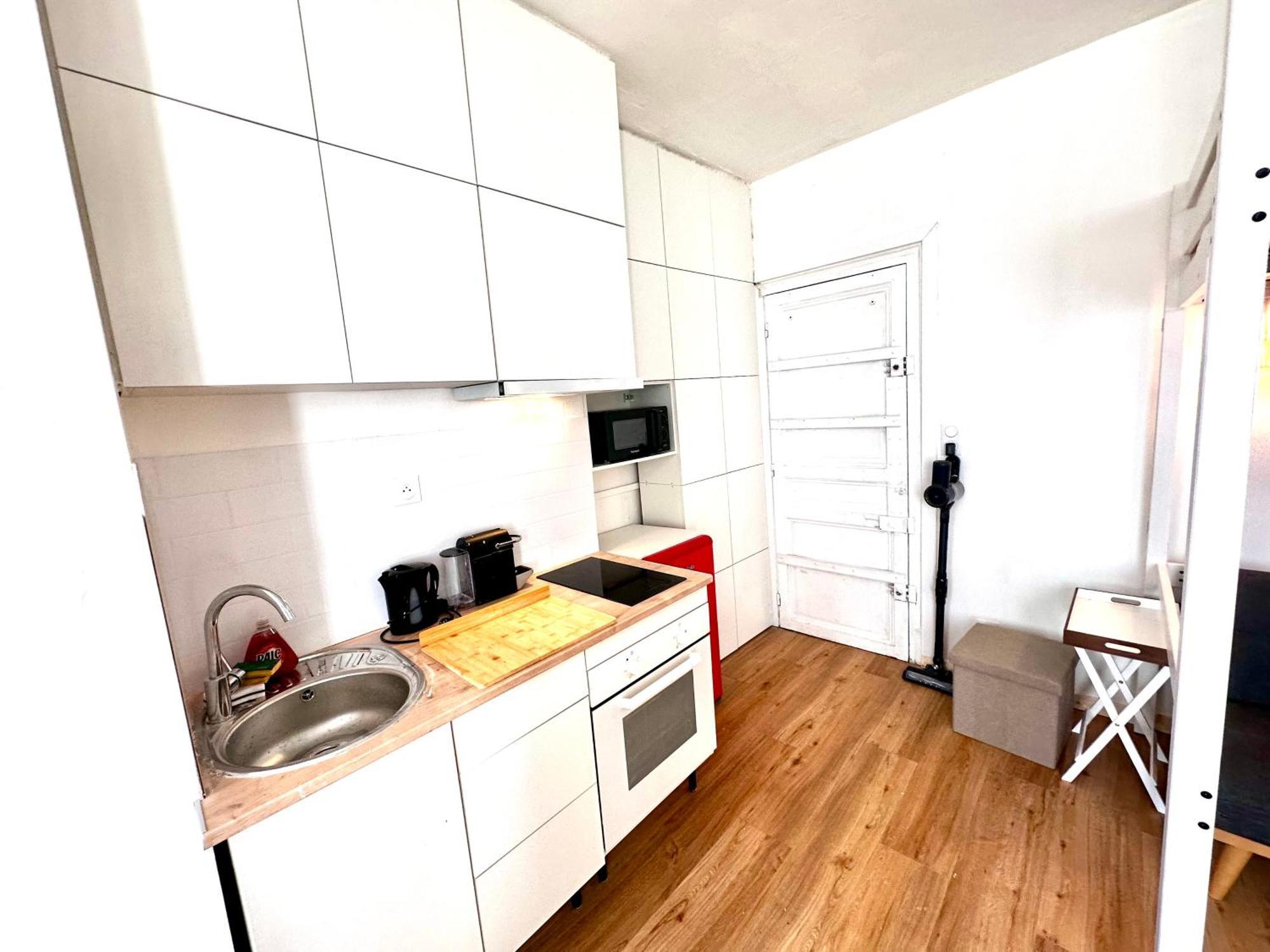 Sunny In The Heart Of 11eme Appartamento *