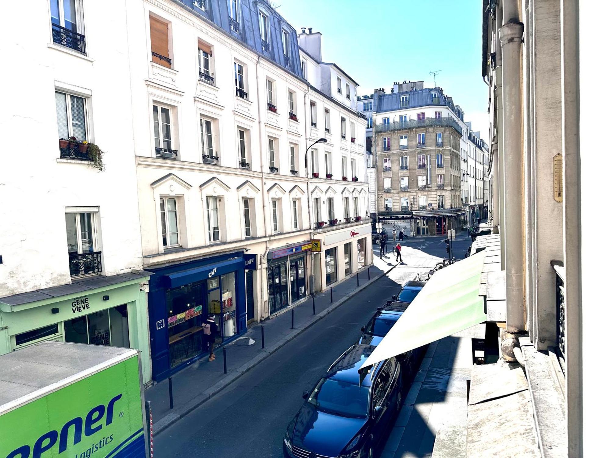 Sunny In The Heart Of 11eme Appartamento *