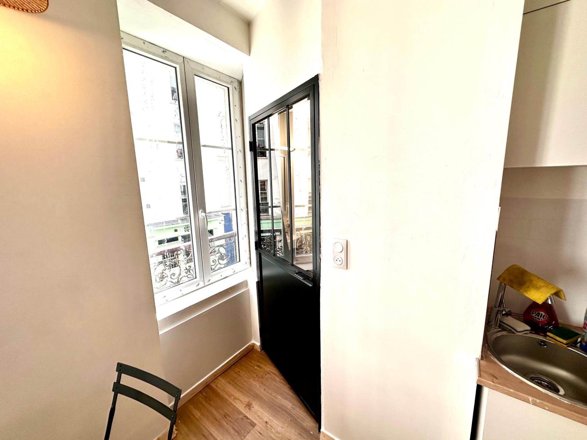 Sunny In The Heart Of 11eme Appartamento *