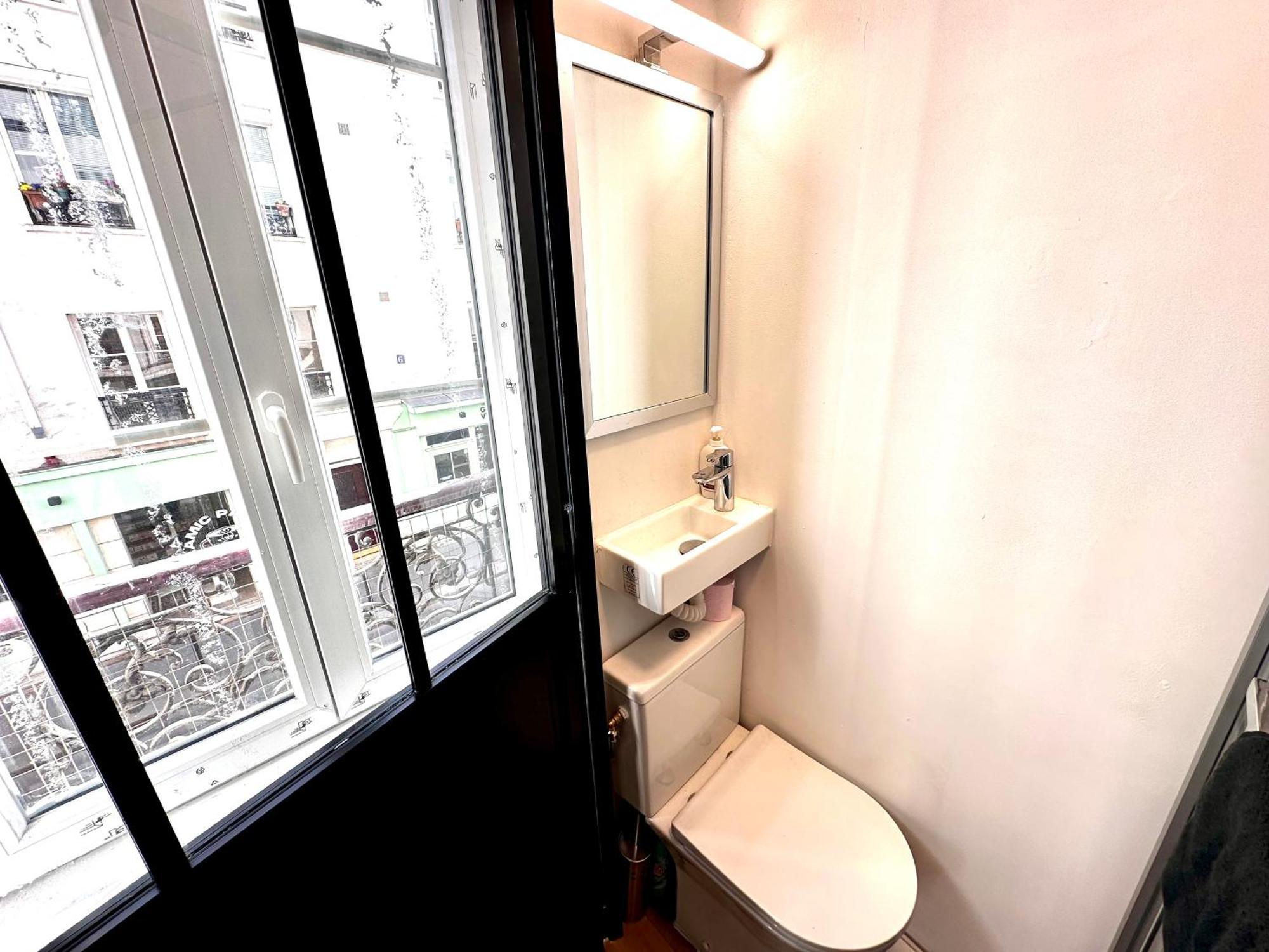 Sunny In The Heart Of 11eme Apartment Paris