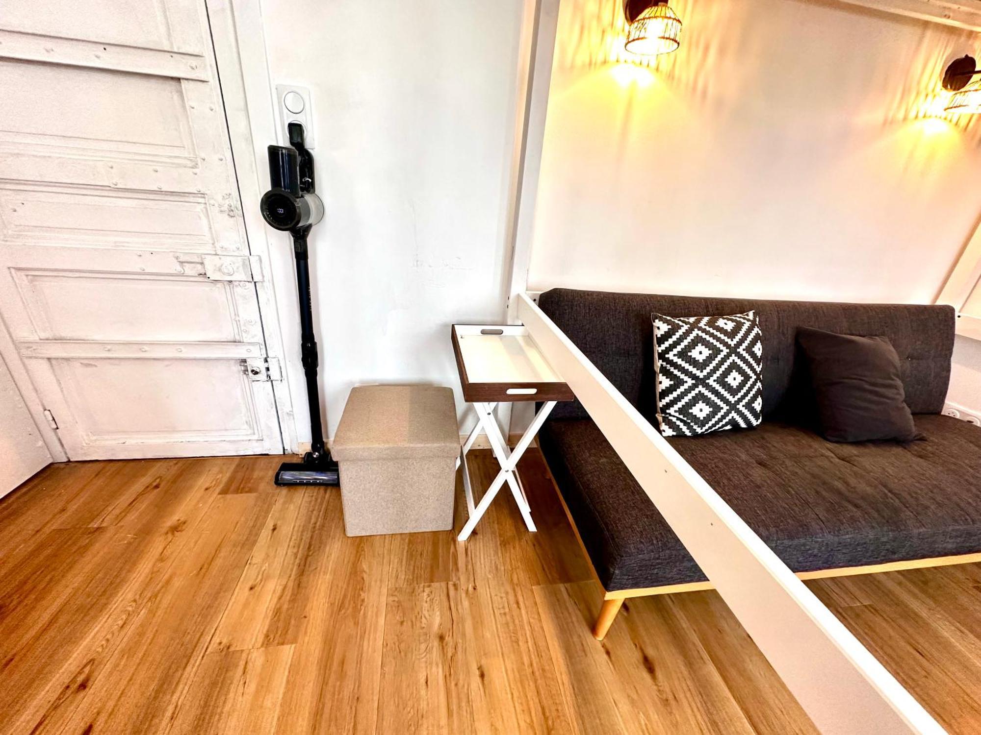 Sunny In The Heart Of 11eme Apartment *